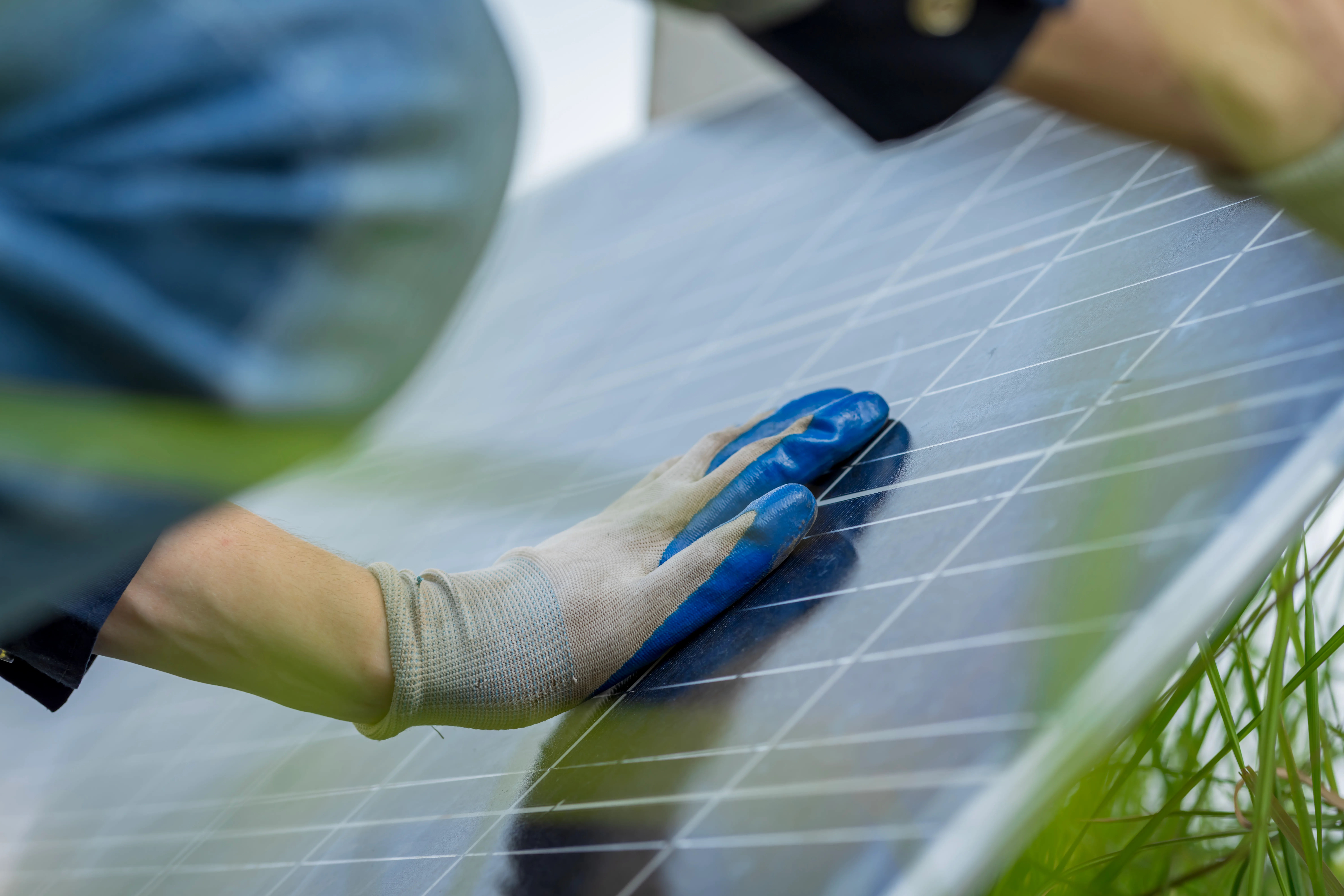 Nettoyage de panneaux photovoltaïques pour une meilleure efficacité énergétique