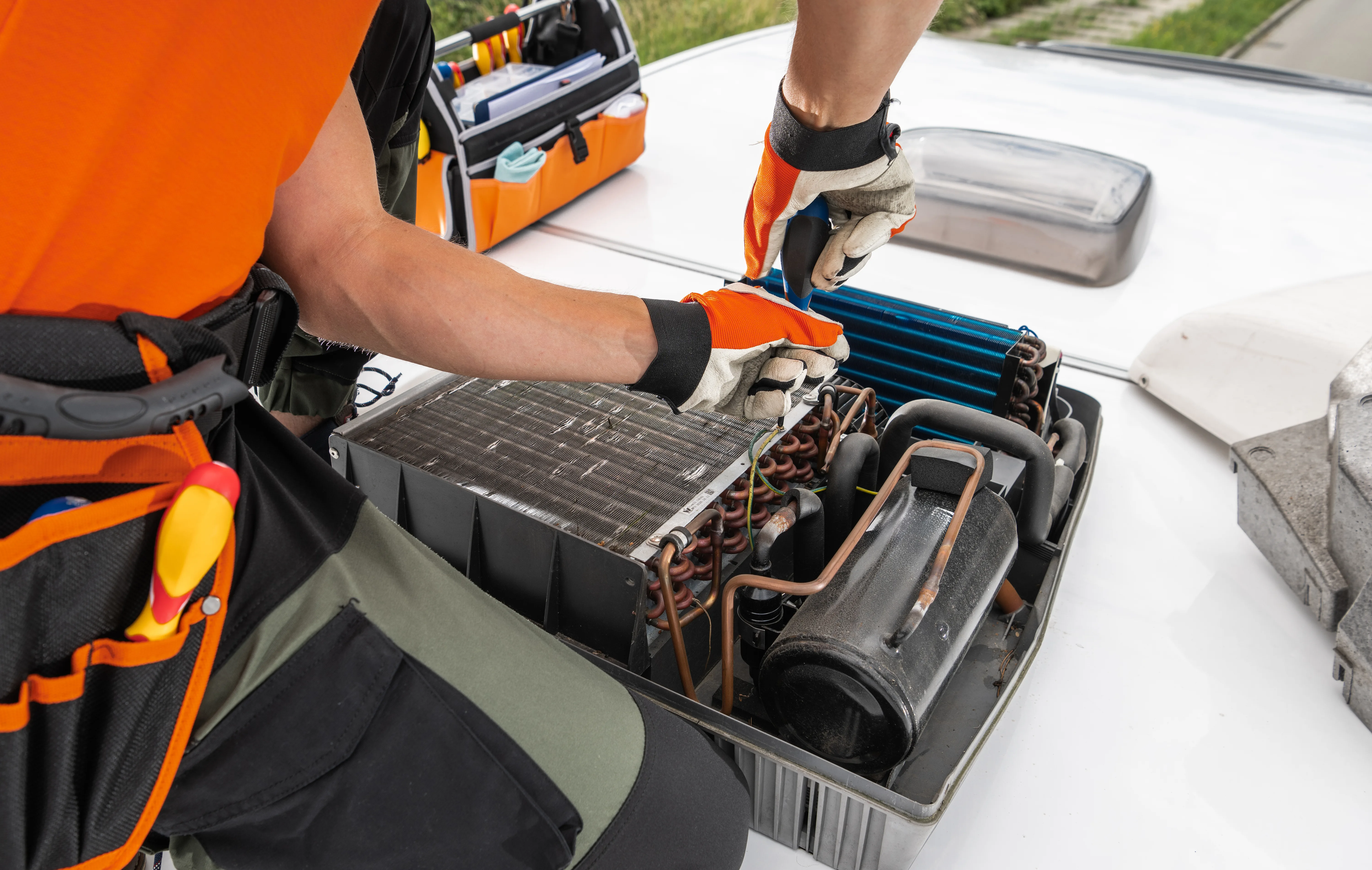 Installation et maintenance de panneaux photovoltaïques avec batterie de stockage solaire
